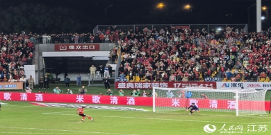 南通隊(duì)4：2點(diǎn)球戰(zhàn)勝無錫隊(duì) 挺進(jìn)“蘇超”決賽