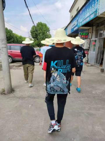 青龍社區(qū):志愿巡查有保障 “草帽小分隊”在行動