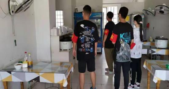 青龍社區(qū):志愿巡查有保障 “草帽小分隊”在行動