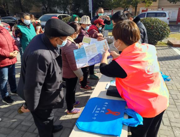 新銅社區(qū):增強(qiáng)防艾意識 普及法律知識