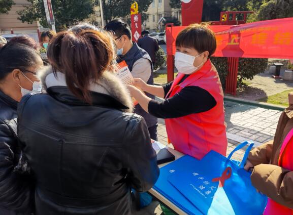 新銅社區(qū):增強(qiáng)防艾意識 普及法律知識