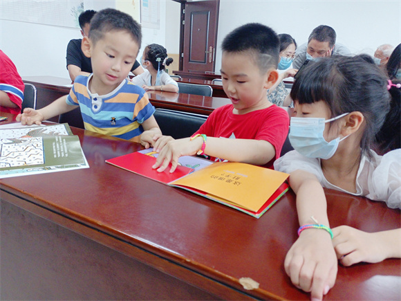 走進(jìn)繪本閱讀 浸潤兒童心靈